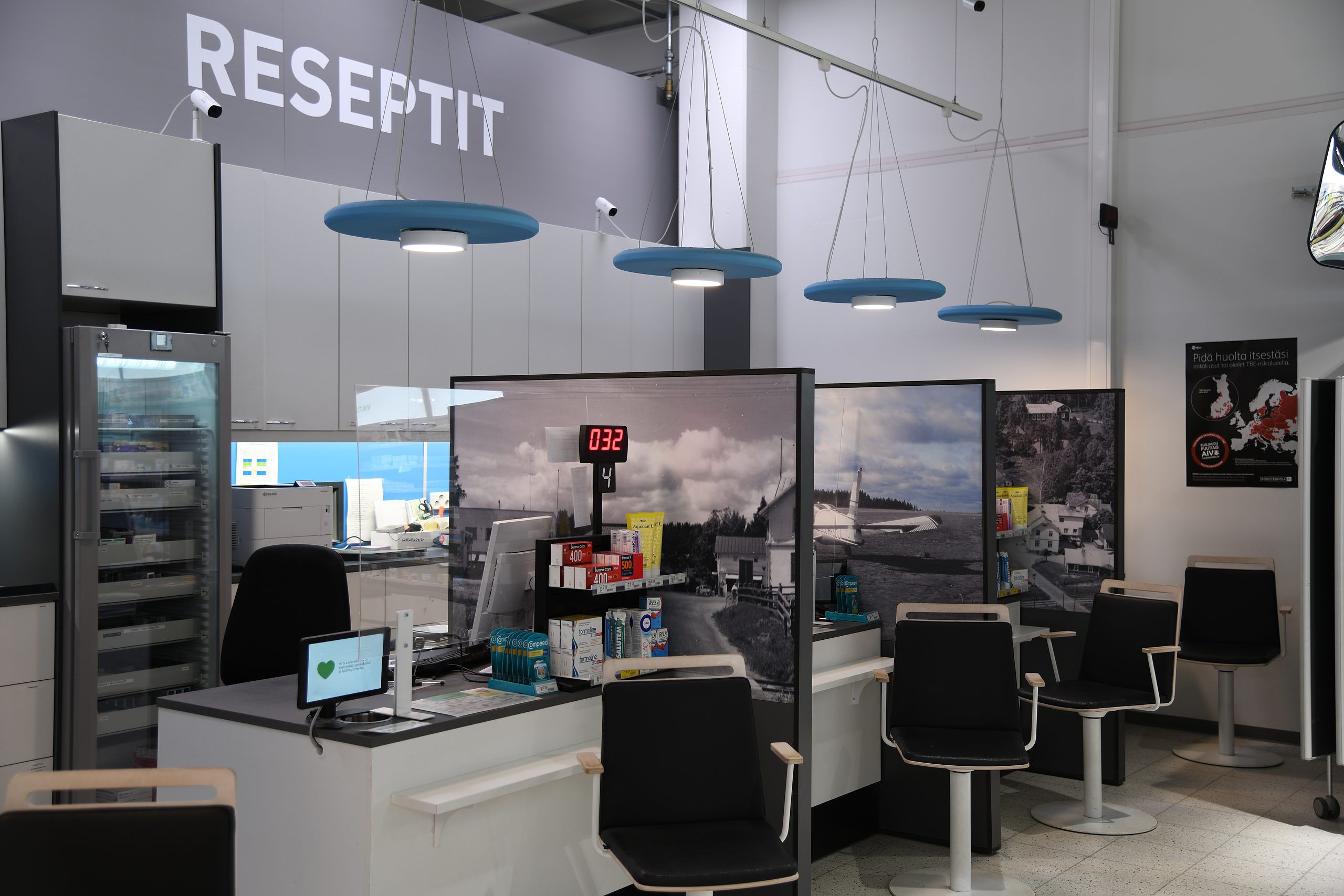 Reseptipalvelupiste ja asiakaspaikat apteekissa
